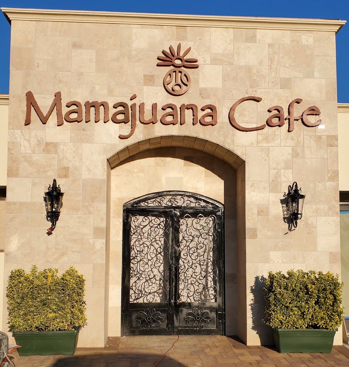 Mamajuana Cafe Huntington
